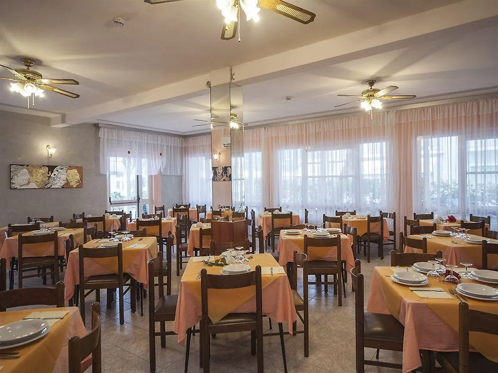 Hotel Alba Римини 3*,