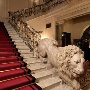 https://grand-hotel-plaza-rome.it-romehotels.com